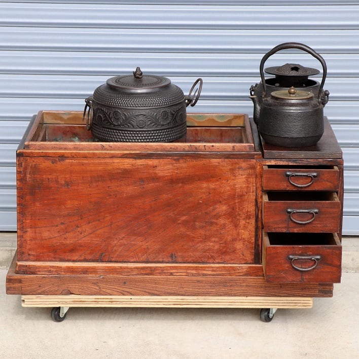 関東長火鉢・南部鉄器・鉄瓶・茶釜・風炉・灰皿・五徳・火箸・灰均し 