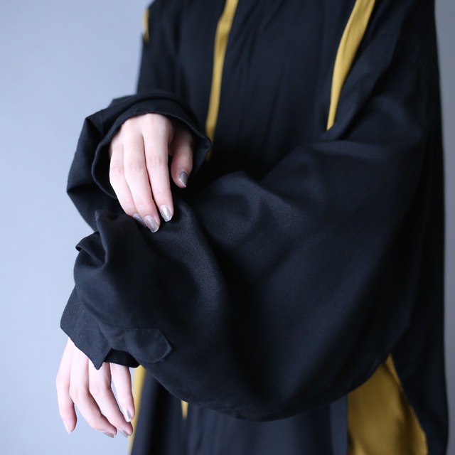 "刺繍" and bi-color switching fry-front band-collar over silhouette shirt