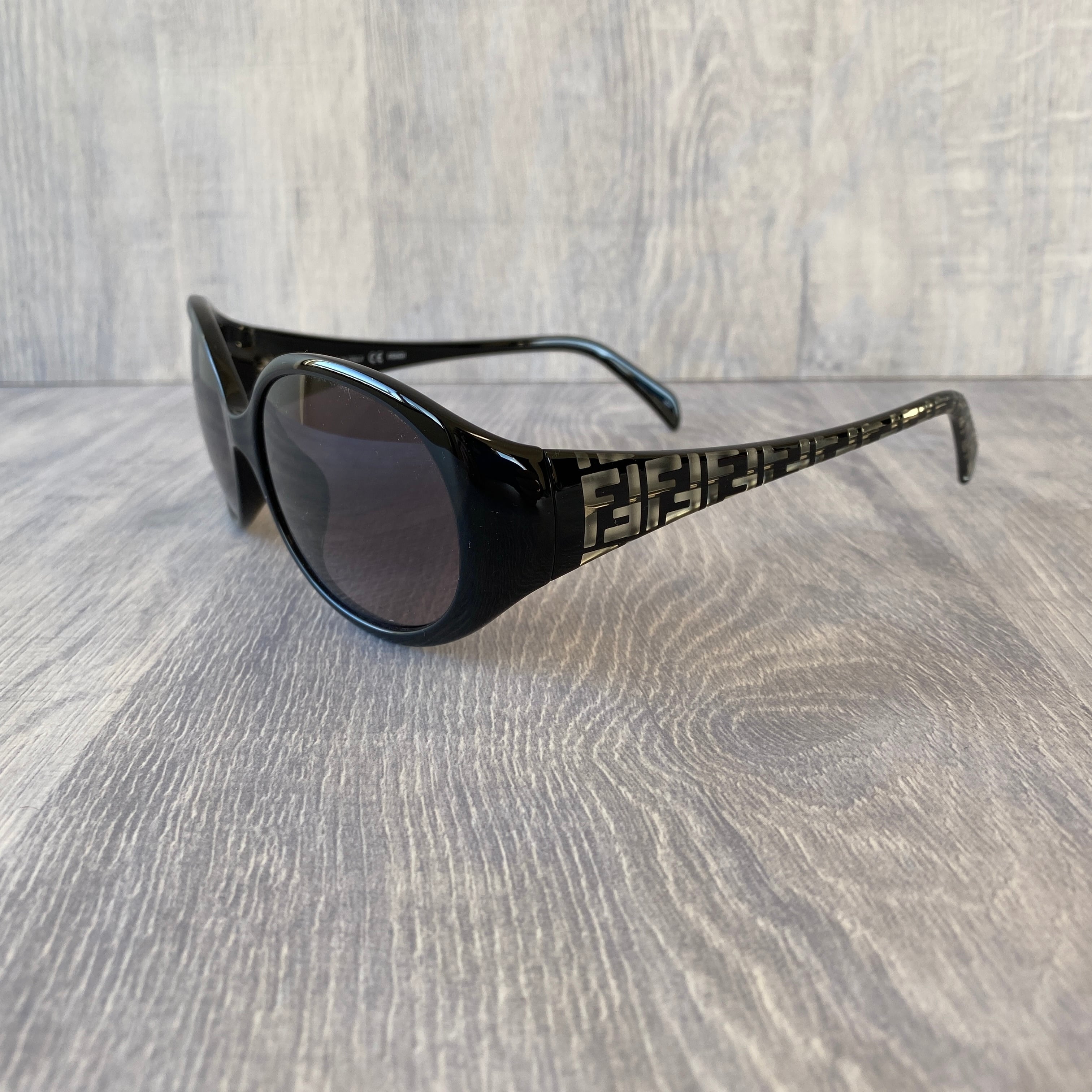 Fendi Zucca pattern oval sunglasses black FS5155K ズッカ柄 オーバル サングラス ブラック | BRANCHILL powered by BASE Fendi Zucca pattern oval sunglasses black FS5155K ズッカ柄 オーバル サングラス ブラック | BRANCHILL powered by BASE