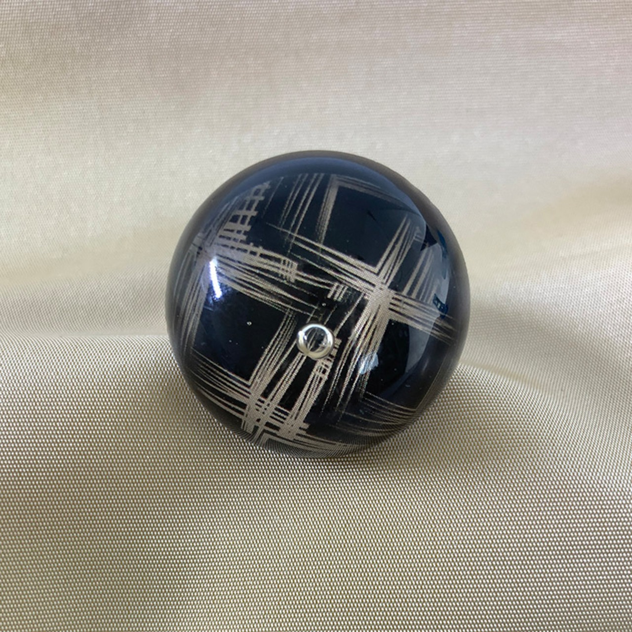 ファッションリング　半球体黒地金メッシュ ユニセックス サイズ17号〜 12ACch17-3