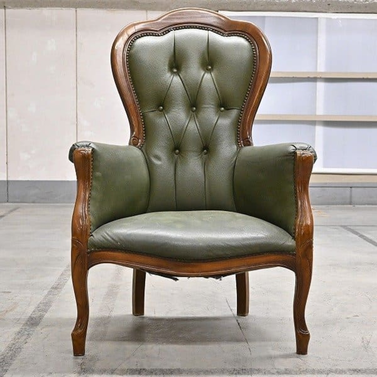 イタリア製 アームチェアa 椅子 ハイバック チェスターフィールド アンティーク調 ロココ クラシック サロン ダイニング【中古家具/中古インテリア/USED家具ユーズド家具/リサイクル】