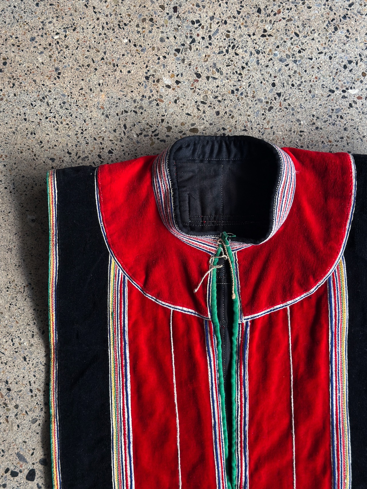 Yao/Dao tribe／Vintage embroidery vest
