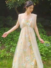 【0005】Flower Tulle Midi Short Sleeve Dress