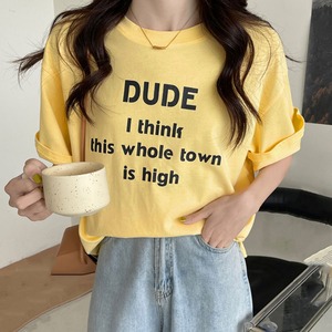 英字ロゴ プリント Tシャツ レディース 春夏秋 韓国 トップス 大人 かわいい おしゃれ きれいめ カジュアル スリット入り 大人可愛い 大人女子