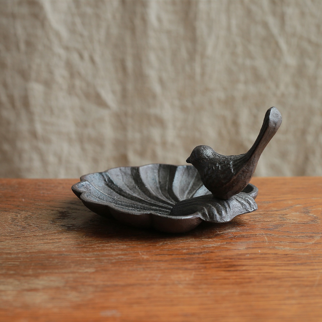 小鳥が住んでいる小物入れ