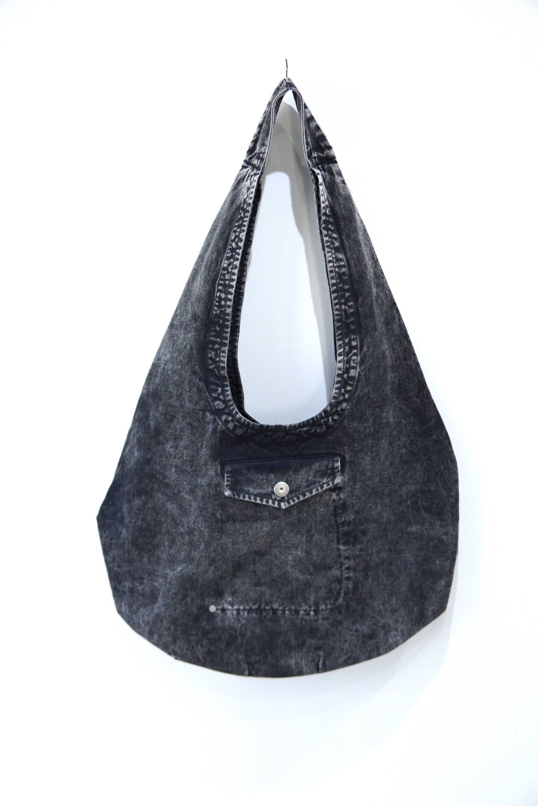 Omar Afridi / BODY SHOULDER BAG | POETRY 