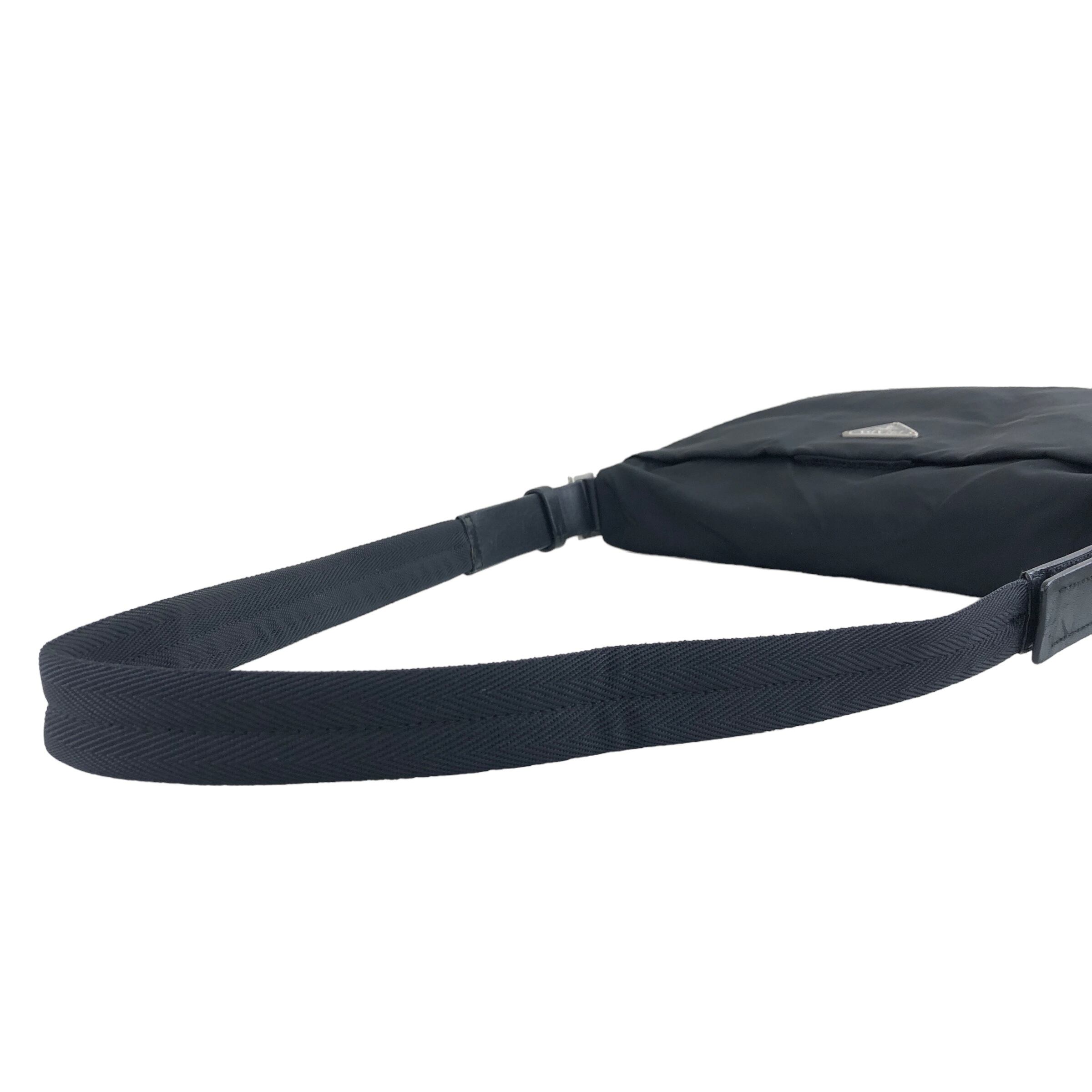 PRADA プラダ トライアングルロゴ ナイロン ショルダーバッグ ブラック