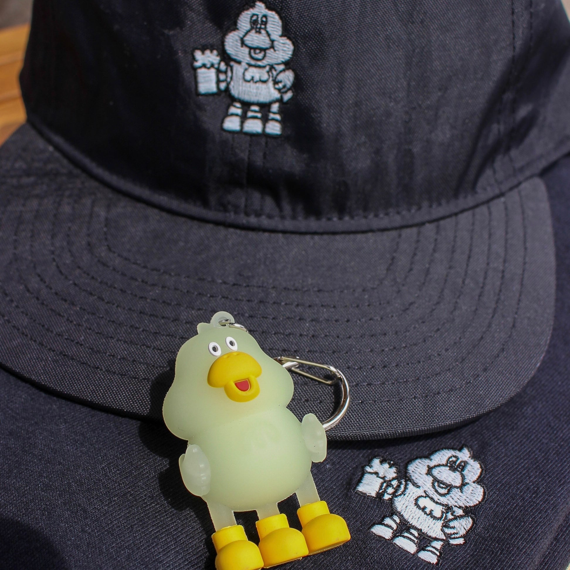 DUCKROW FIGURE KEY HOLDER(蓄光) | DUCKROW DEPART