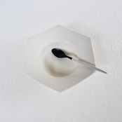 MUMCA 丸谷牧子 作 六角深皿　Hexagonal Plate［2104400000276］