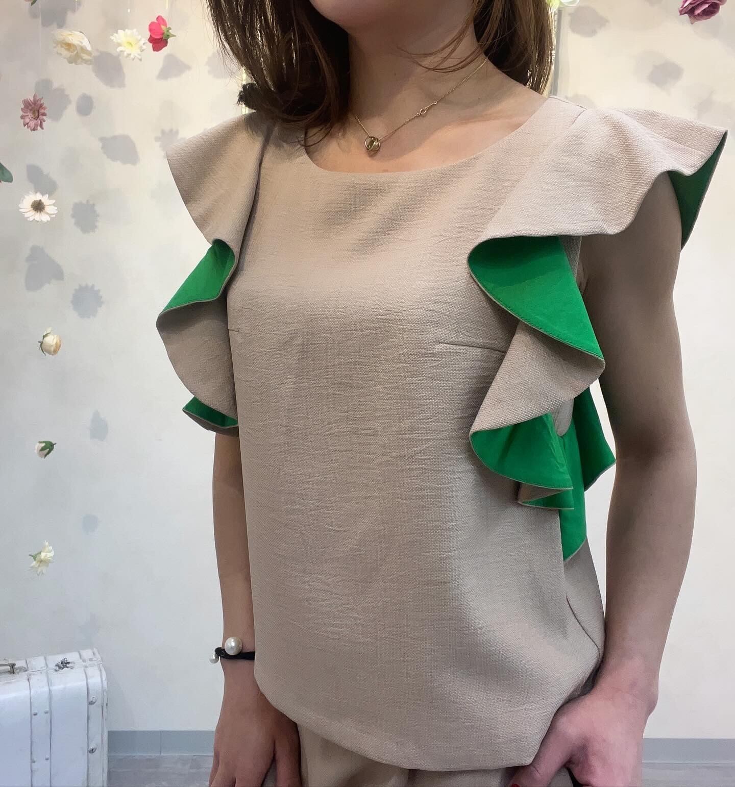 ドスディオサス dosdiosas 肩フリル配色プルオーバー セットアップ提案  