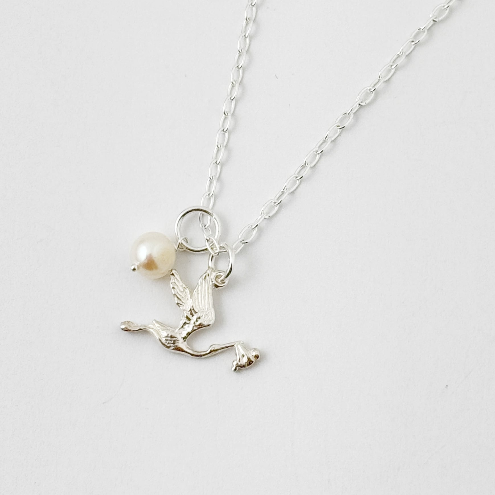 幸運を運ぶ コウノトリ ネックレス