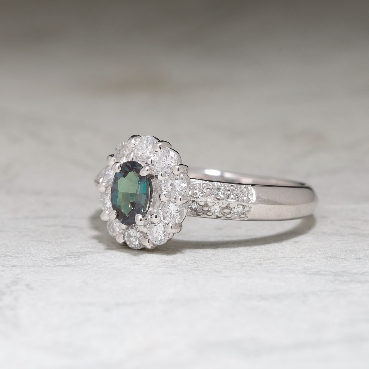 アレキサンドライト リング pt900 / 0.440ct / DA 0.700ct