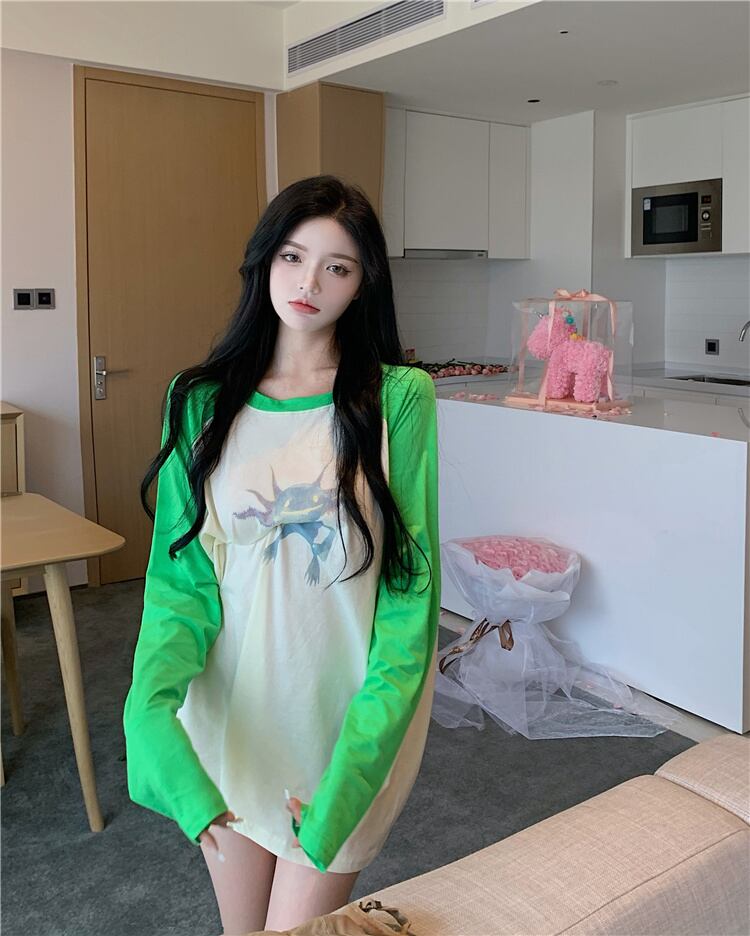 Tシャツ シャツ ロングルーズスタイルグリーントップス サマー 夏物 ブラックストロベリース38451835136