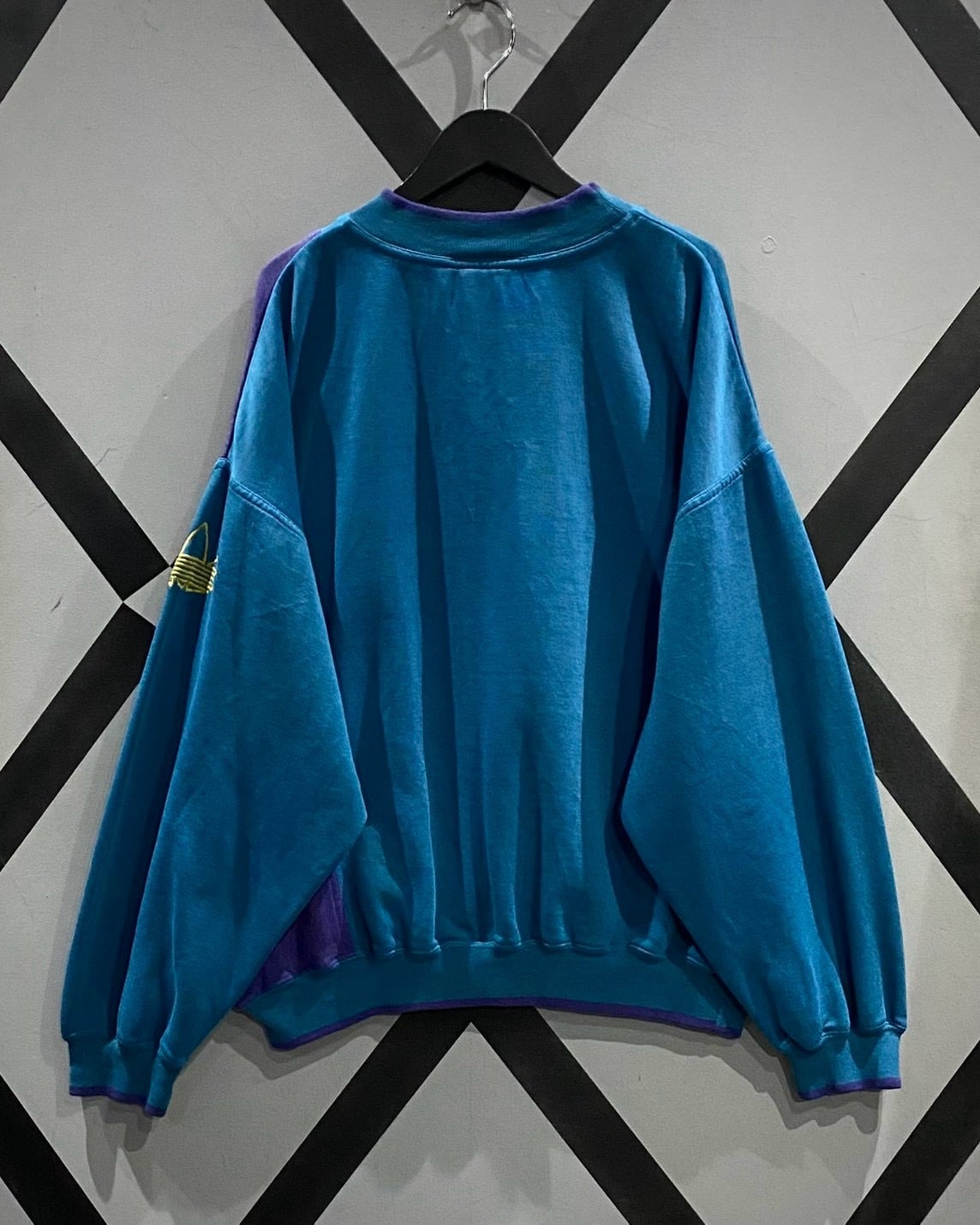 X VINTAGE】80's “adidas” Color Switching Logo Embroidery Vintage