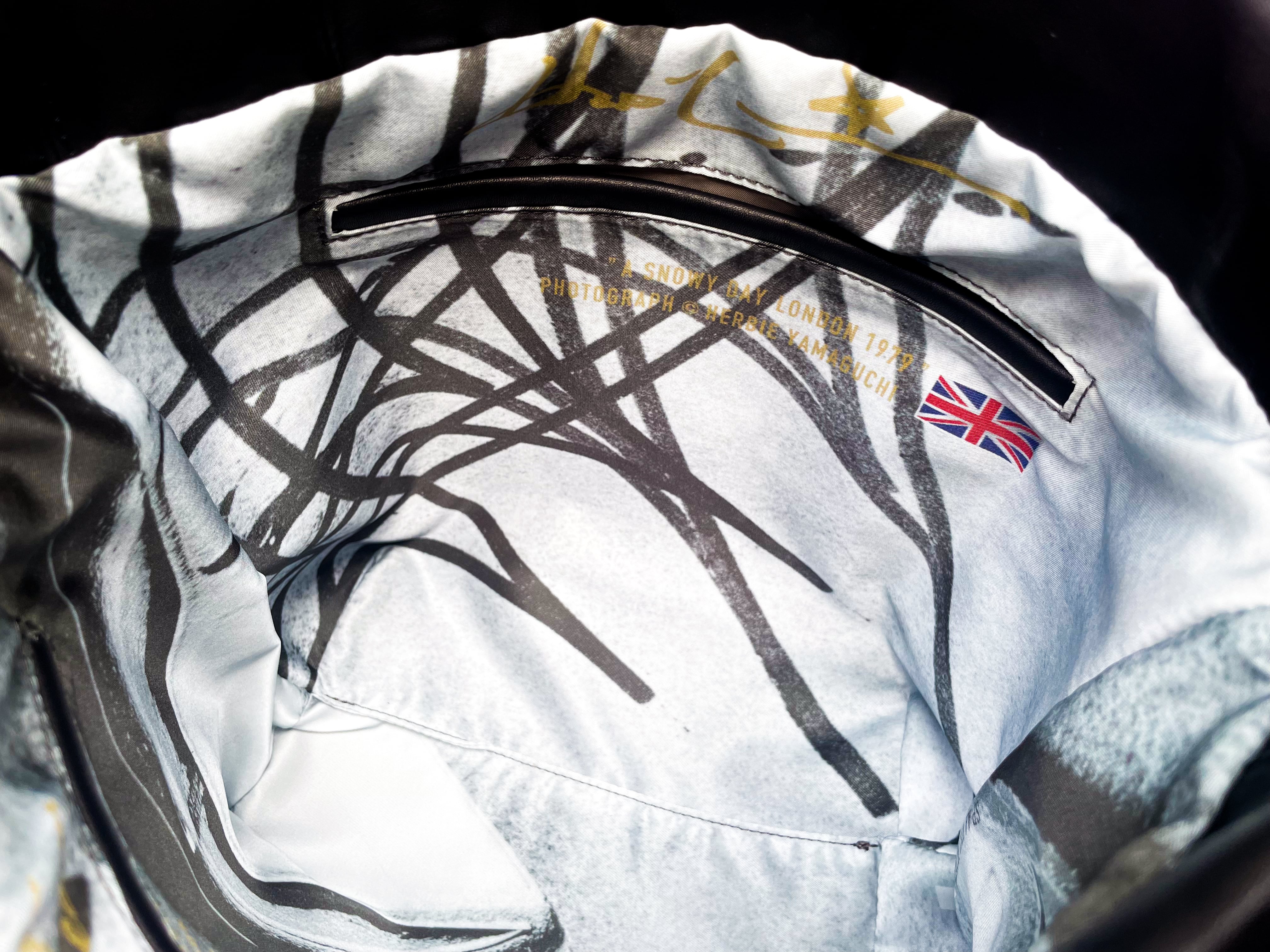 Overseas Sales_Photographer's Bag「A Snowy Day London 1979 」Full