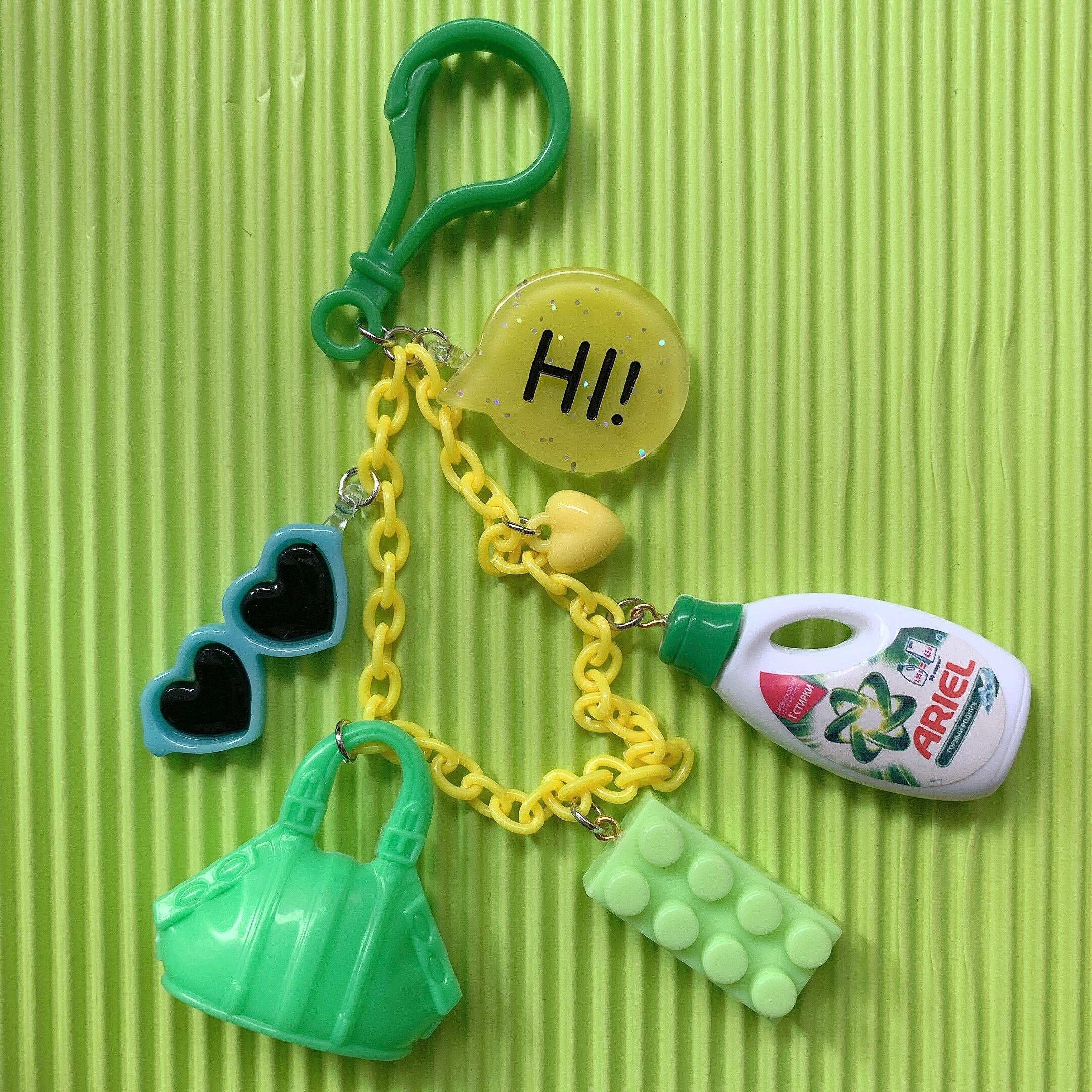 蛍光グリーンのBAGのキーホルダー❤︎ | howdoyoudooooo