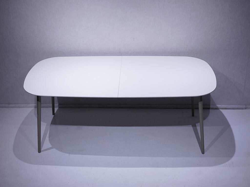 BoConcept Kingston / 北欧 デンマーク ダイニングテーブル Morten