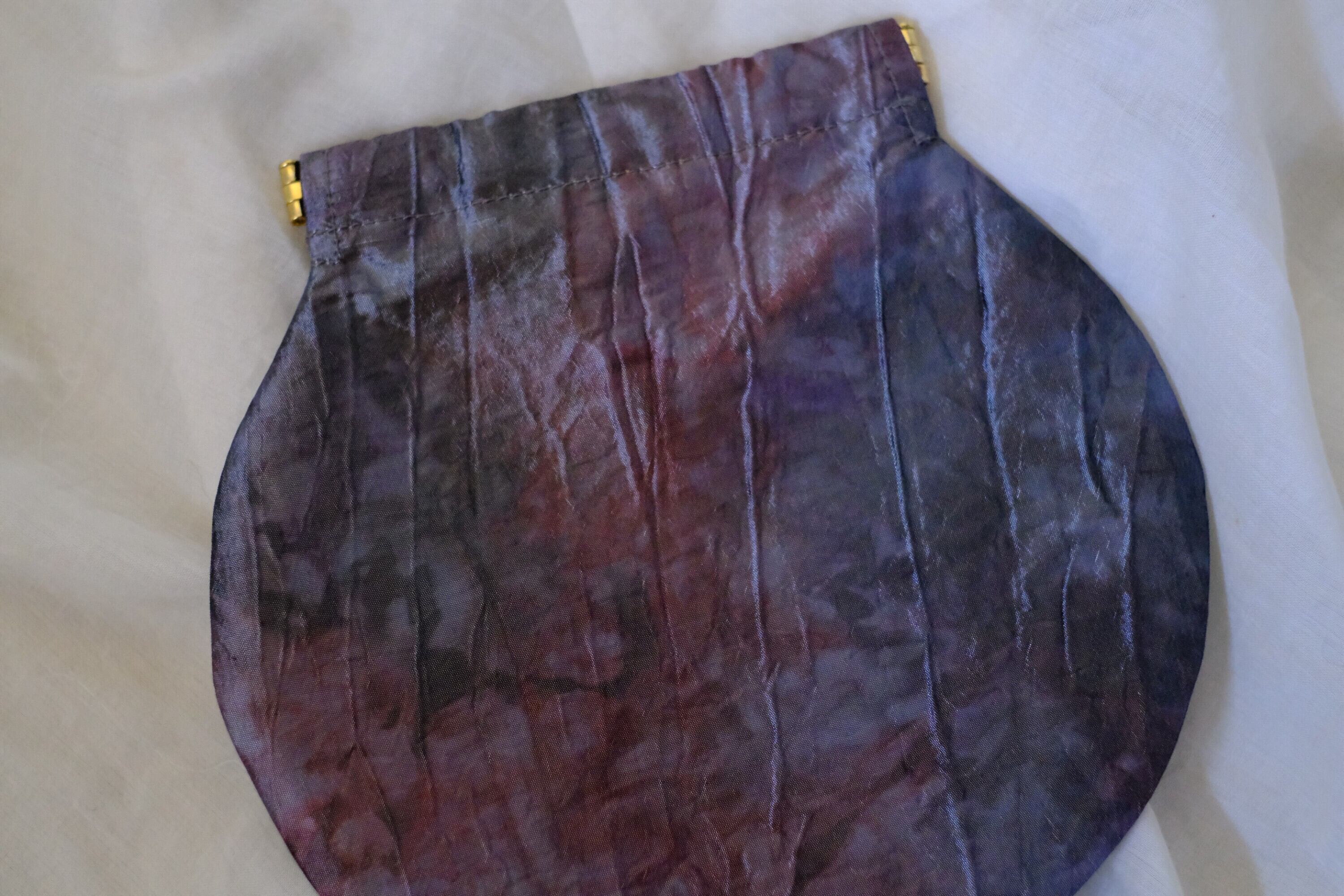 バネ口ポーチ　o-0528