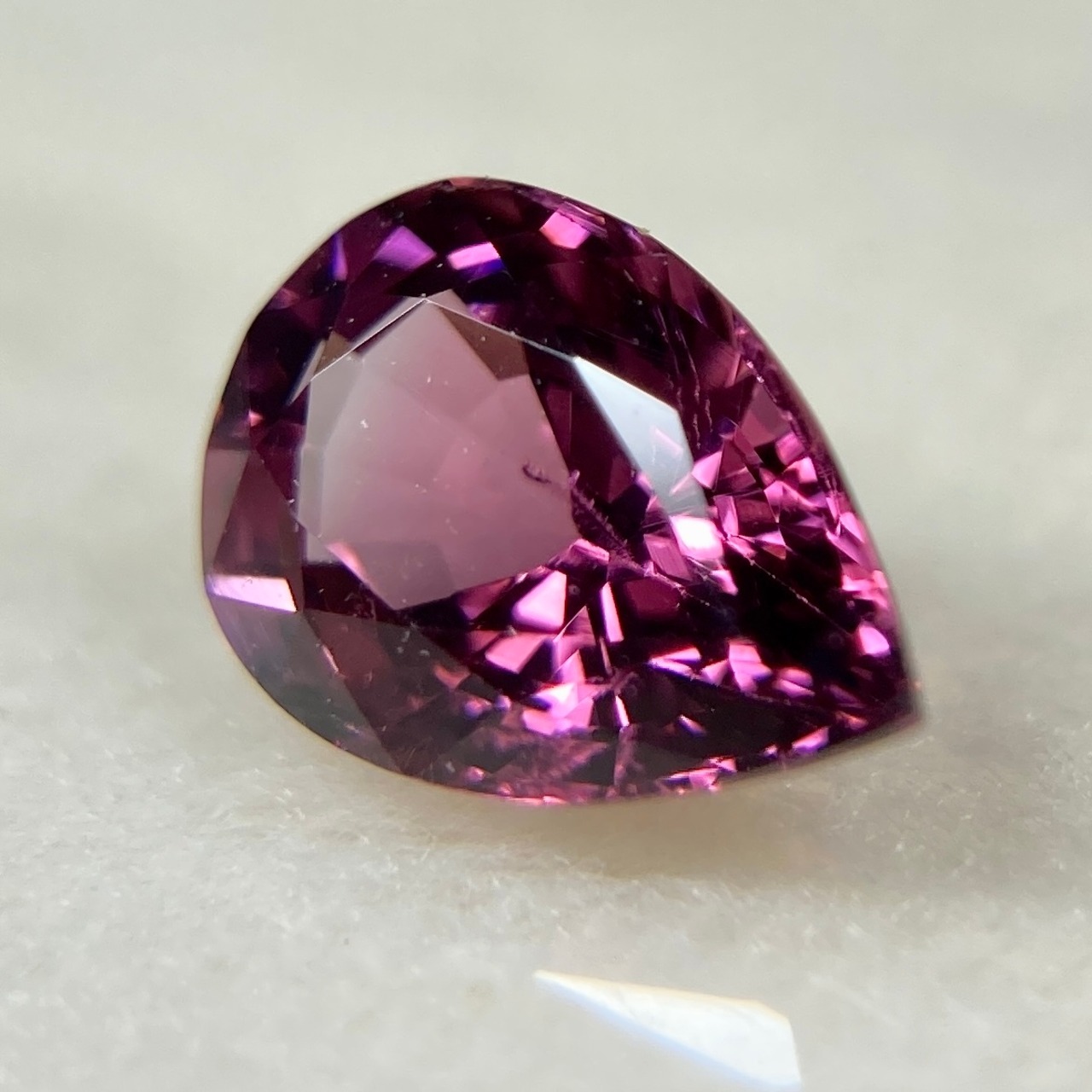 スピネル 0.985ct ピンク 簡易ソーティング付き r-0374
