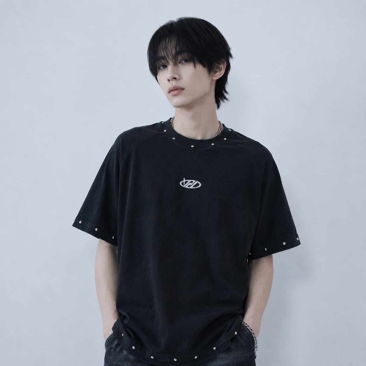 Metal decoration short-sleeved T-shirt 0004