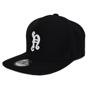 【送料無料 / 直営限定】N Logo 5Panel Snap Back Cap Black×White