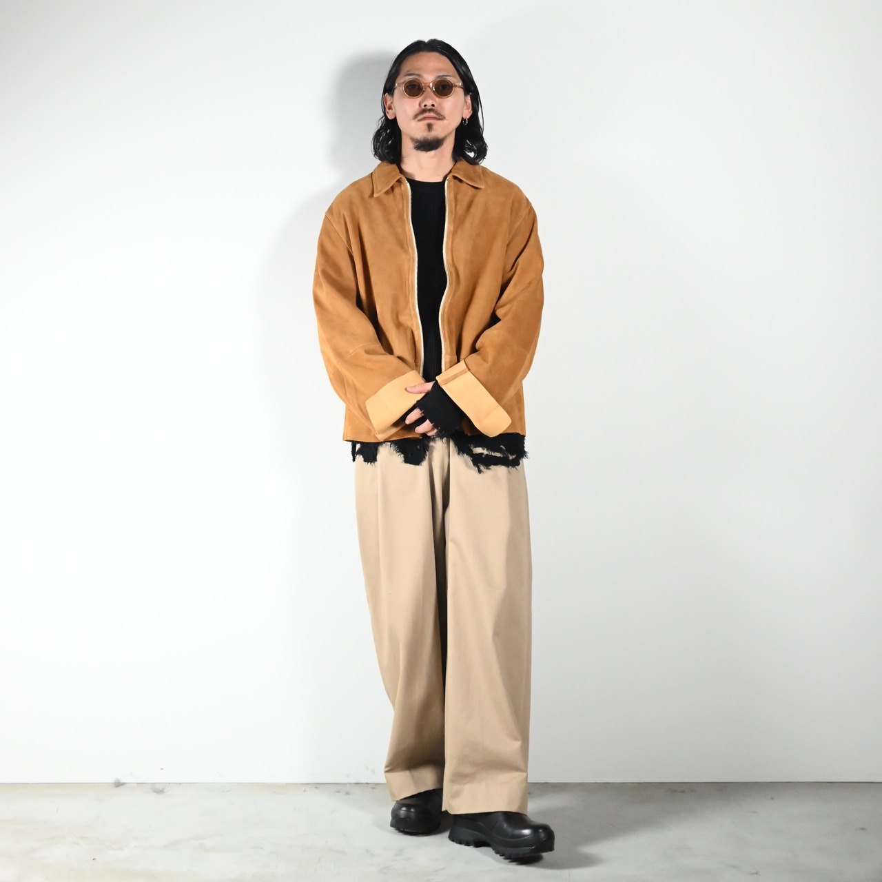 barbell object / leather jkt