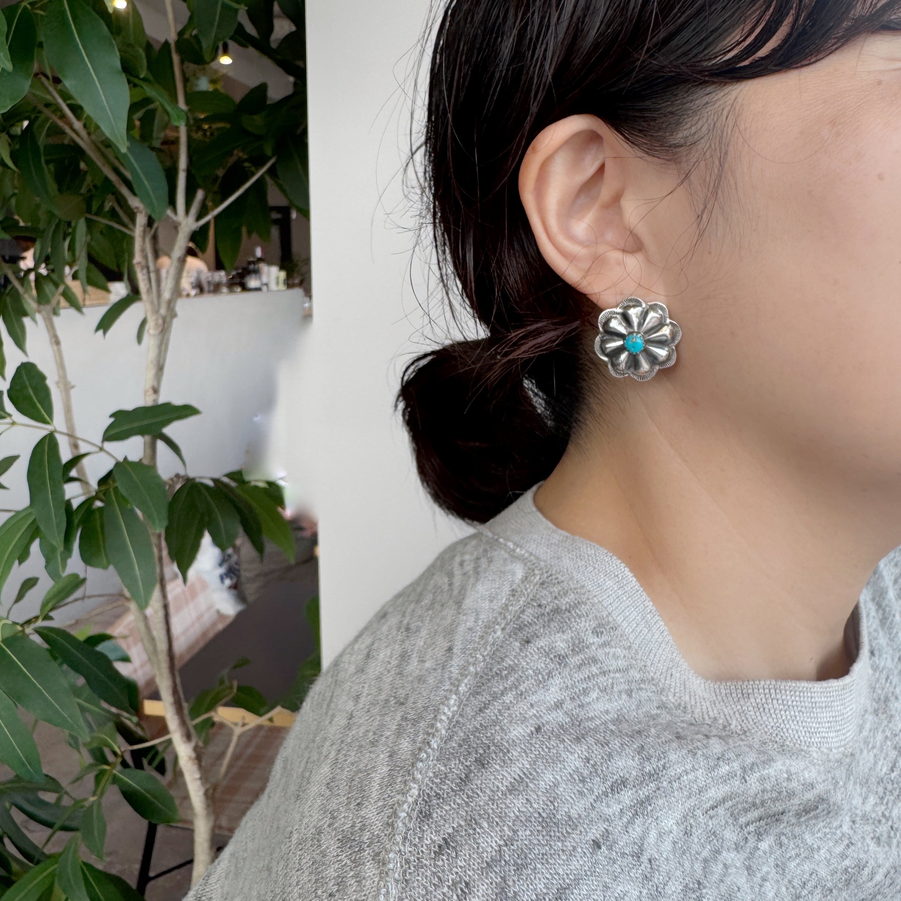 Indian Jewelry》 ターコイズ センター イン コンチョ ピアス | 【公式