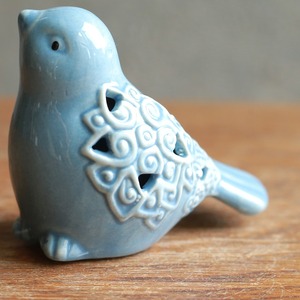 素敵な模様が美しい、ブルーの小鳥 1