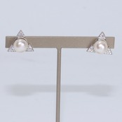シルバー パール＆キラキラ トライアングル ピアス simple silver series mm1055