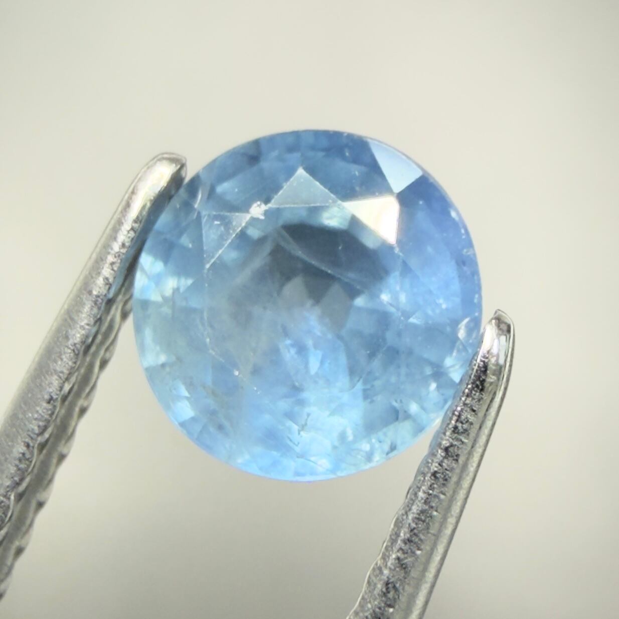 サファイヤ0.78ct 6.4×4.6mm32142宝石ルースいしや 【公式通販】