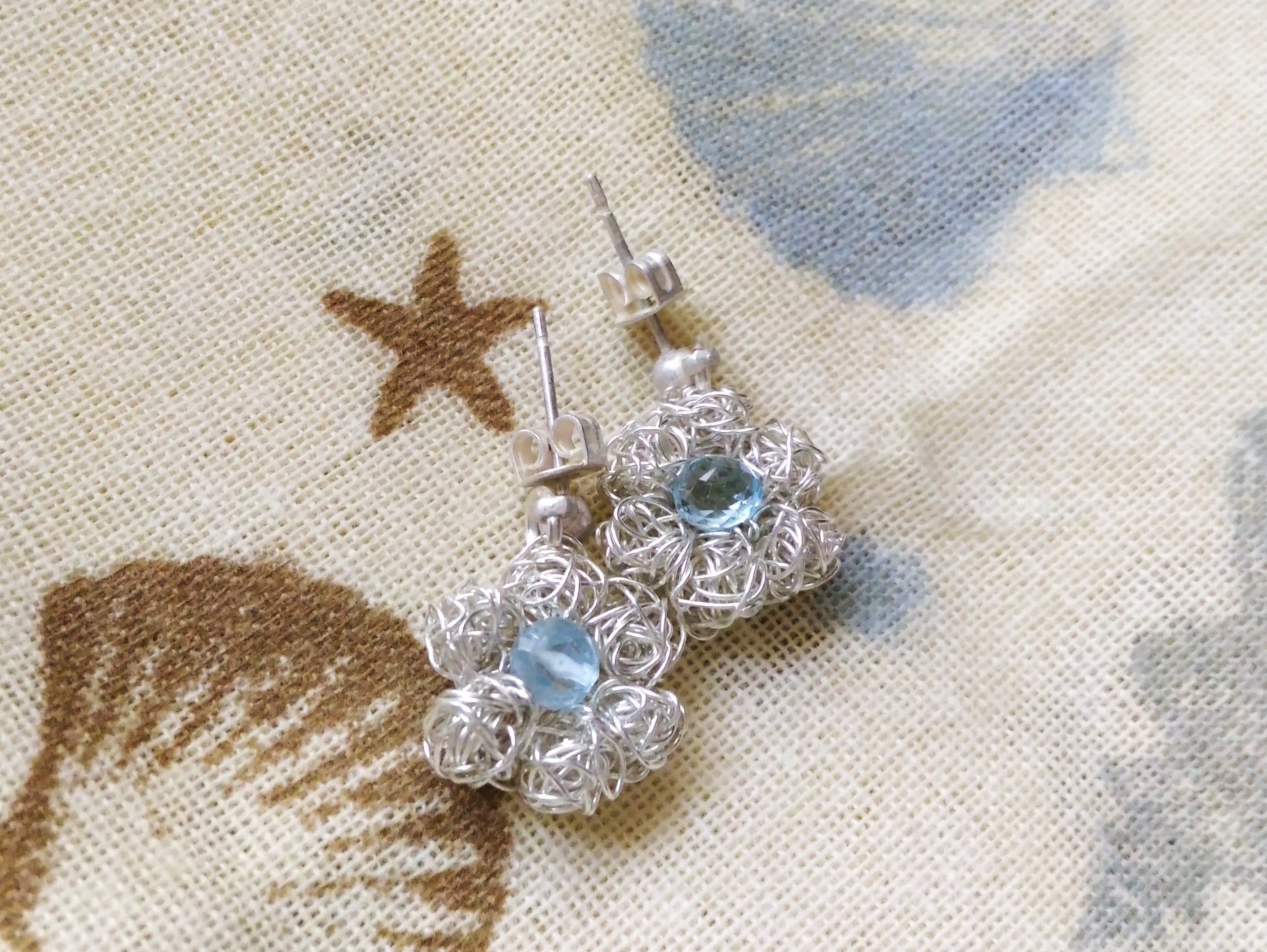 ブルートパーズフラワーピアス | はないろ工房