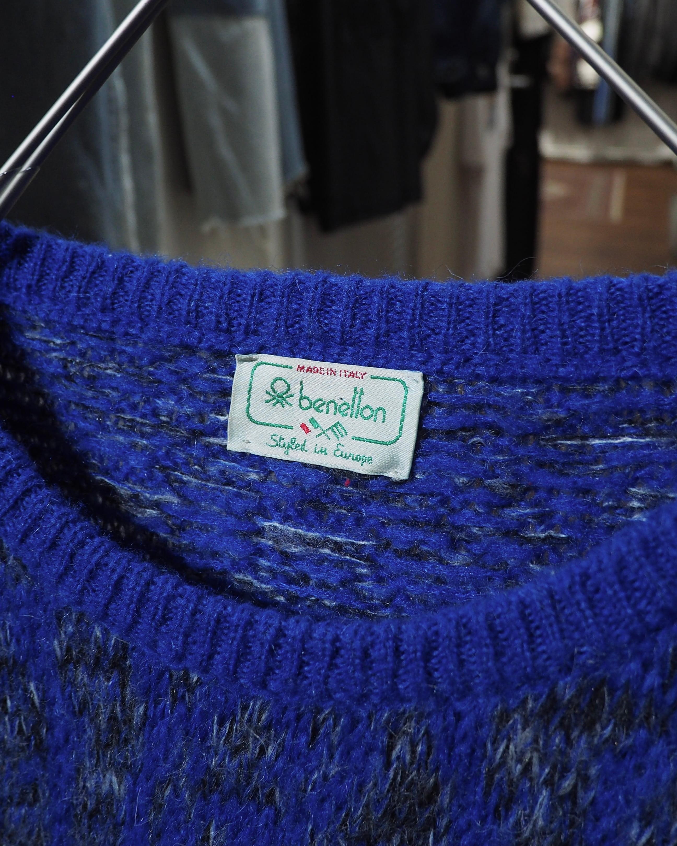 1980 - 90s ” Made in Italy - Benetton ” Beautiful Flower All Over Pattern Vintage Loose Knit