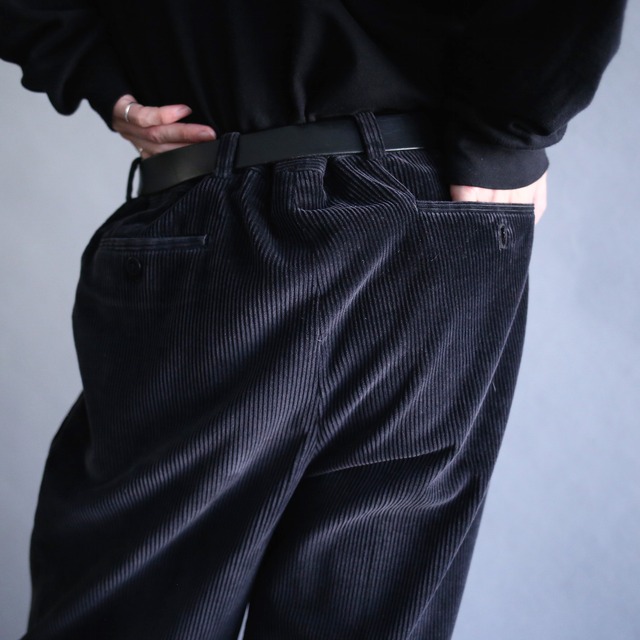 "Burberry" 2-tuck tapered silhouette black wide corduroy pants