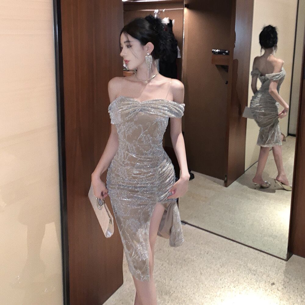 【新作】【送料無料】 2024 新しい夏のスタイルエレガントな女性の光沢のある小さなセクシーなショルダーショルダースリムヒップスリットドレスドレス 7940 0194056907996