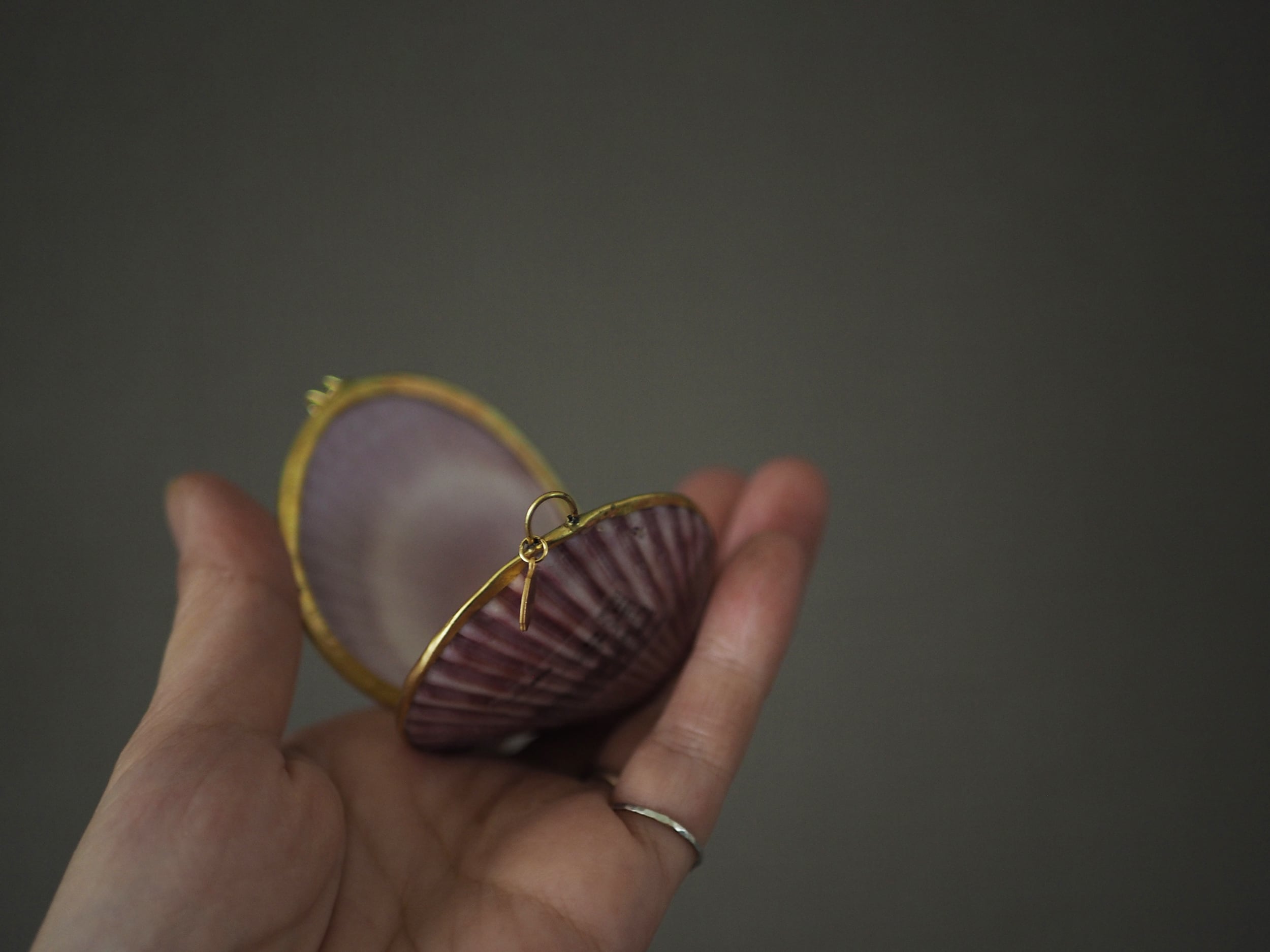 ROOTS ROSE RADISH / solid perfume < Cedarwood Myrrh & Clove