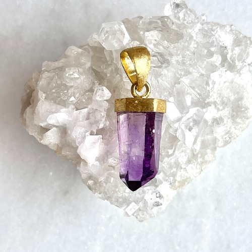 【モンサンミッシェルでアチューメント】【超美石】世界一美しいアメジスト産地＜ベラクルス産＞　アメジストポイント　ペンダントトップ　7032