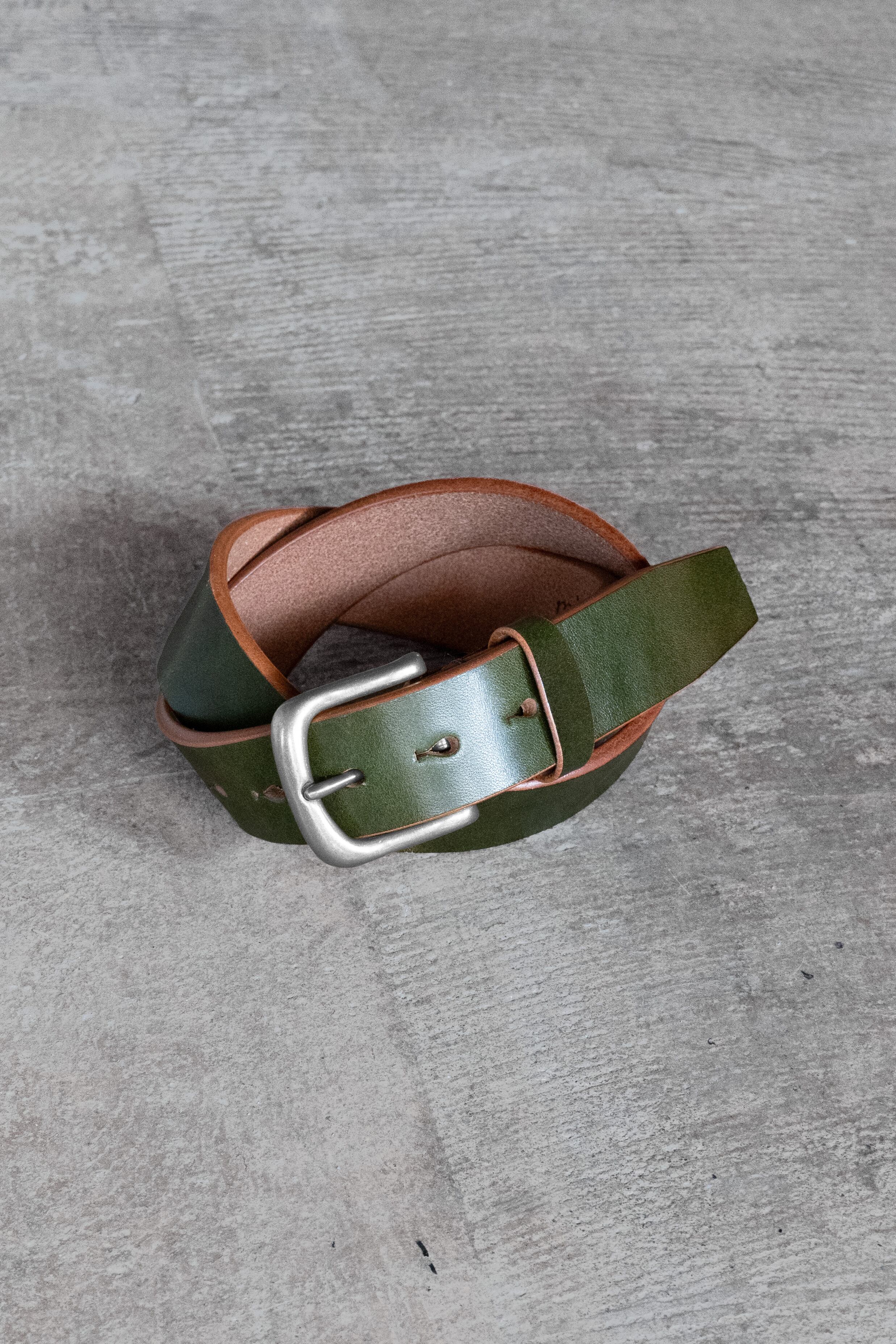 OLIVE / 幅35mm ハーネスレザーベルト 02 / 丘染め【送料無料】 | 高級