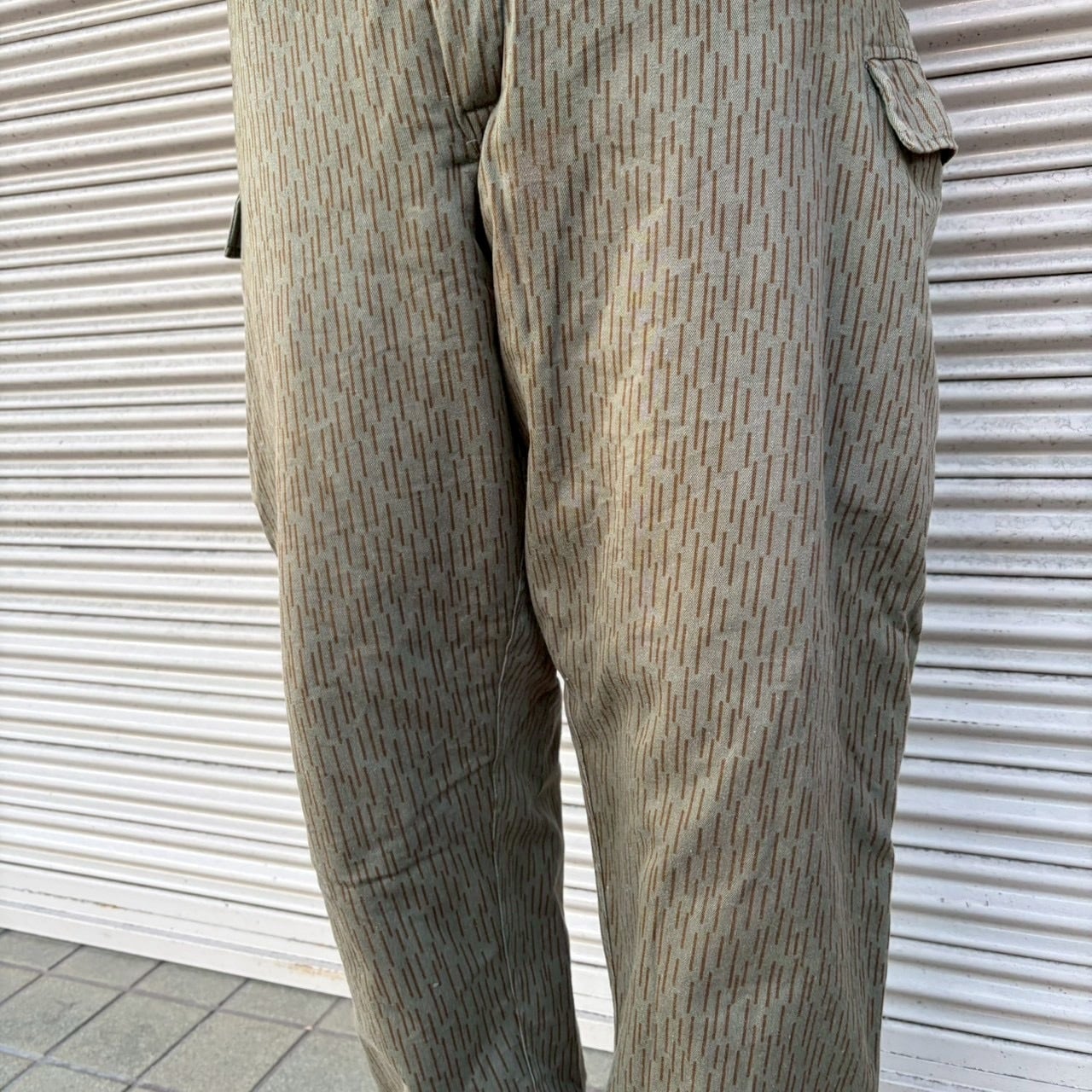 ヴィンテージ 70s 東ドイツ軍 ミリタリー カーゴ ワークパンツ M〜L相当 70s NVA 東ドイツ軍 実物 ワークパンツ ミリタリー W98cm g52-1 XL