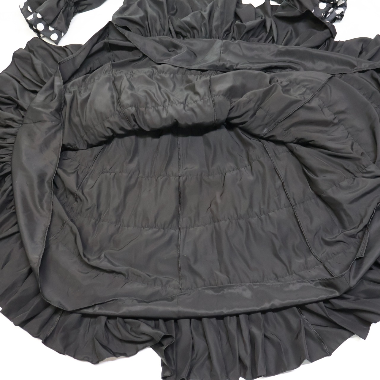 【美品 フラメンコ衣装】ブラック ワンピース ドレス 段々 ボランテ 水玉 ドット 黒 長袖 フリル ダンス用 無地 大きめ 白 ダンス用 発表会 パーティ 民族衣装 民族舞踊 レディース 袖有り 柄 模様