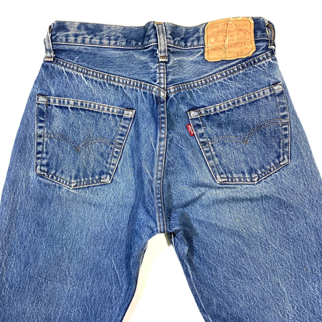 80年代 ビンテージ Levi's リーバイス 501 赤耳 黒カンヌキ ストレート デニムパンツ ジーンズ 実寸W28 L29 メンズ レディース  古着 80s ヴィンテージ【デニムパンツ】【VTG】 | cave 古着屋【公式】古着通販サイト