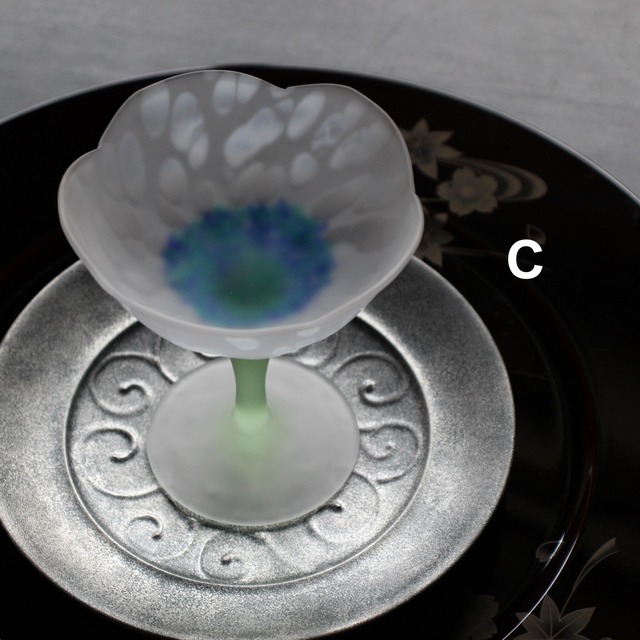 花弁高台珍味　中（ガラス）