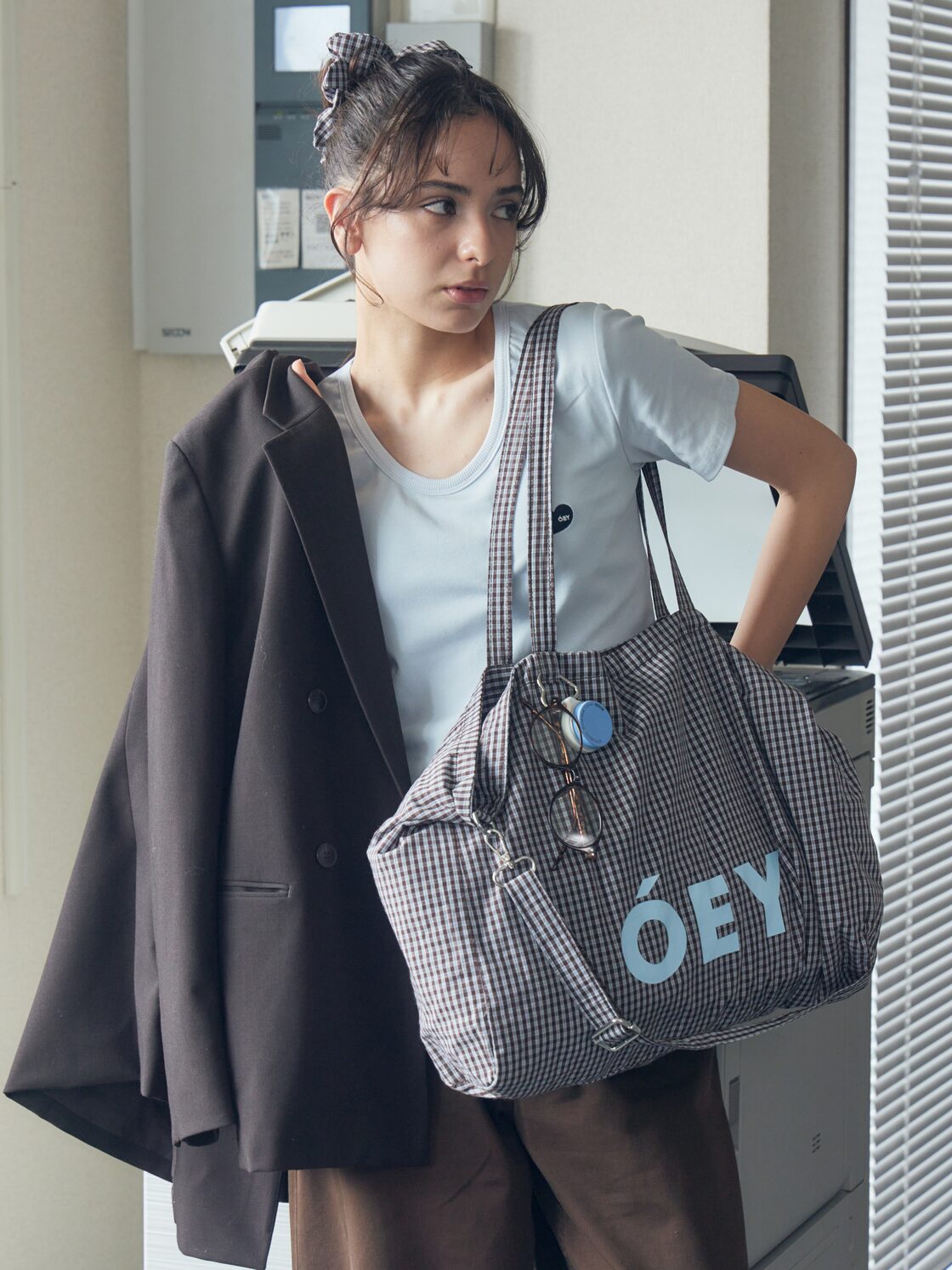 ÓEY BIG TOTE BAG - BROWN | PAY ID