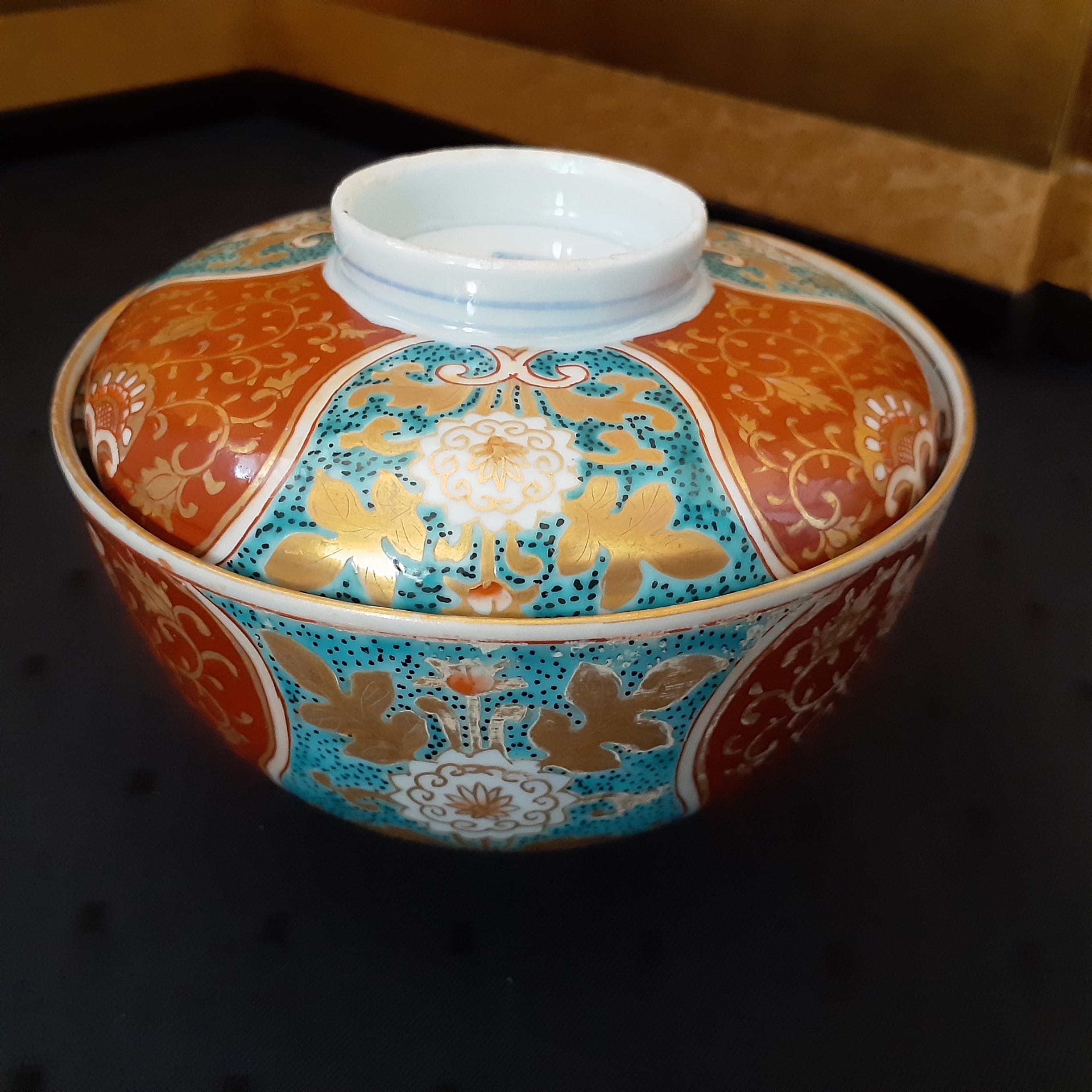 fbpn-E869mS 古伊万里 金襴手 くす玉に鳥 花に金唐草の図 蓋 fbpn-E869mS 古伊万里 金襴手 くす玉に鳥 花に金唐草の図 蓋