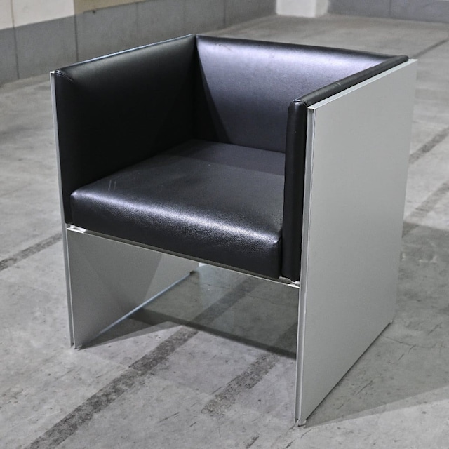 Cassina ixc. 45万「AIR FRAME 3003」シングルソファ A 本革 スリム デヴィッド・チッパーフィールド エアフレーム カッシーナ・イクスシー【中古家具/中古インテリア/USED家具ユーズド家具/リサイクル】