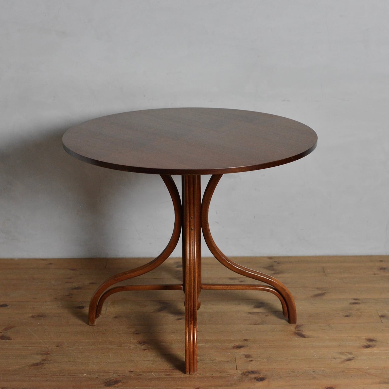 Bentwood Cafe Table / ベントウッド カフェ テーブル〈丸 Bentwood Cafe Table / ベントウッド カフェ テーブル〈丸