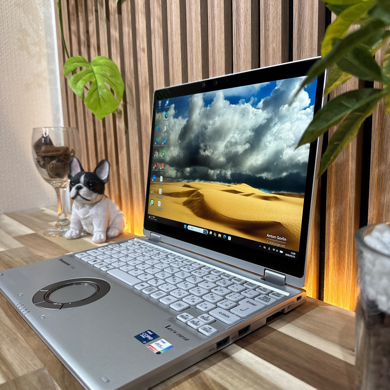 \ 公式ショップ限定価格❣️/ 希少タッチパネル《LTEモデル》最高峰i7【Let's note QV1】メモリ16GB SSD256GB ノートパソコン 安心サポート&3ヶ月保証付き