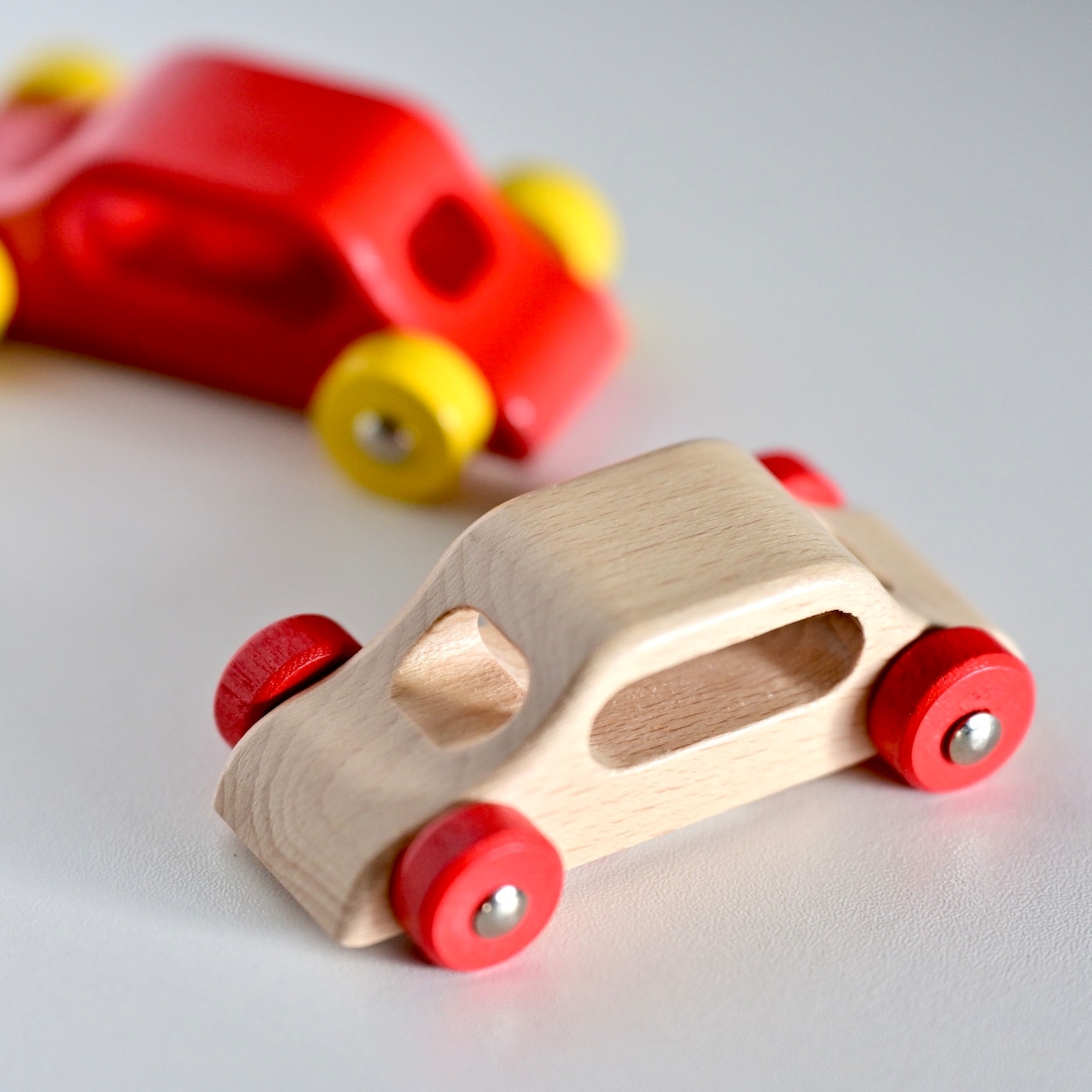 デュシマ社(ドイツ) 赤いカー(小) 9cm