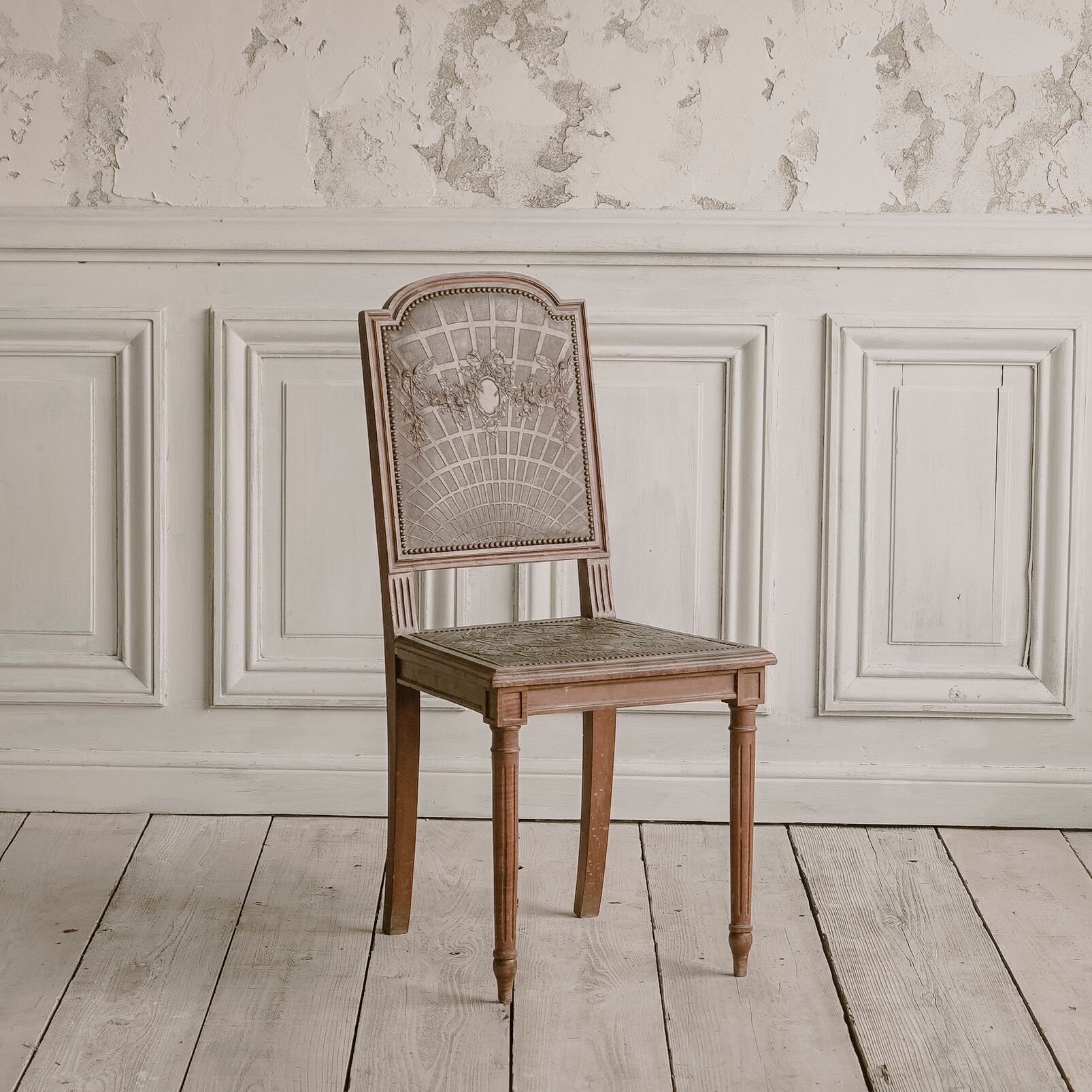 チェア/空間装飾/レザー/ディスプレイ/1920年代/イス/椅子/アンティーク