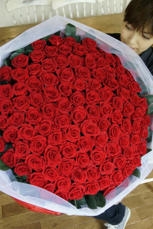 感動の１０８本の薔薇！プロポーズ「結婚してください」プリザーブドローズ