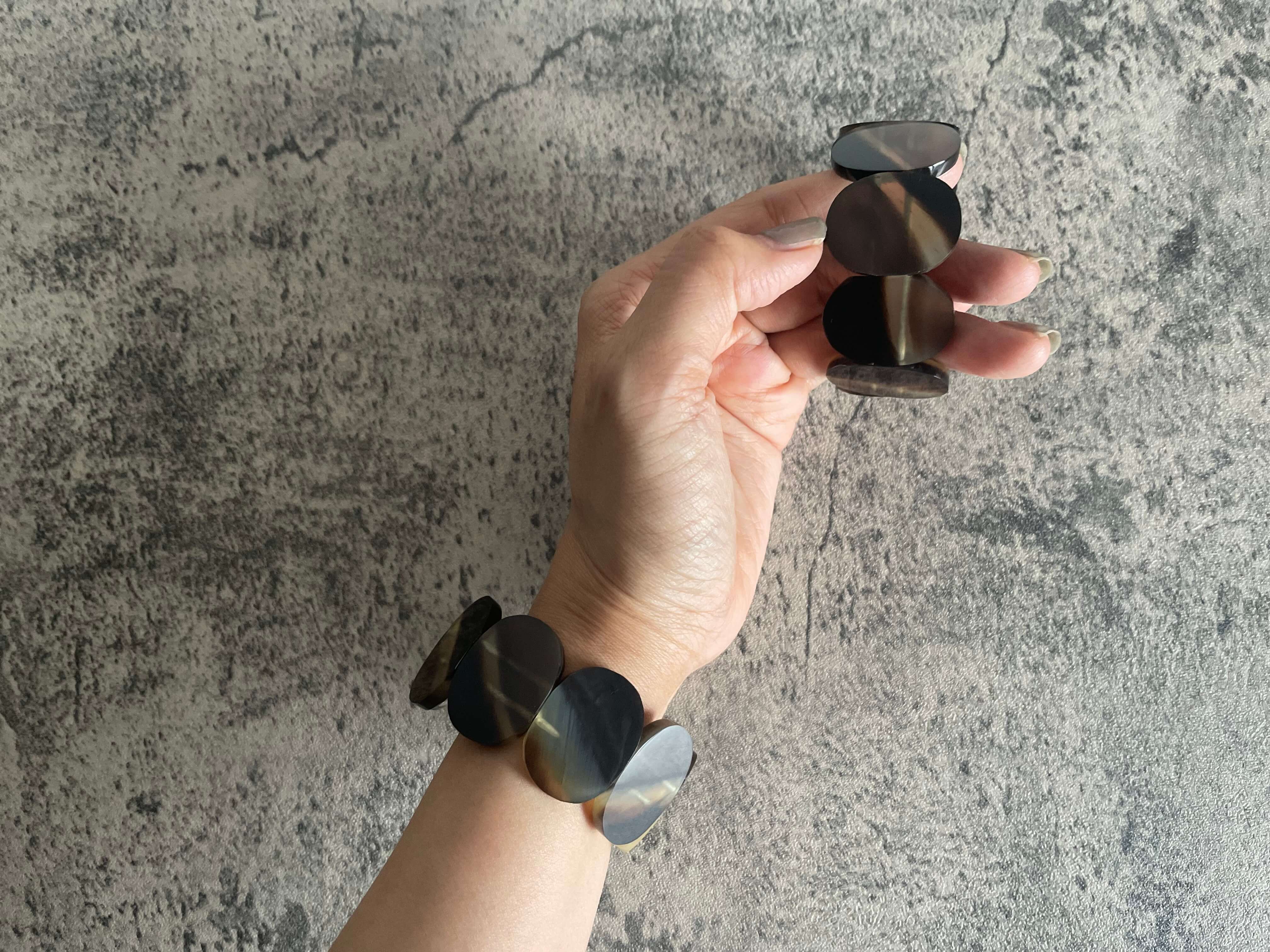 バッファローホーン バングル（スカラップ）